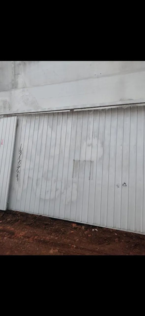 Portão basculante, completo com motor.