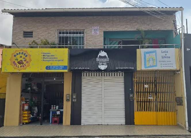 Vendo Casa 3 Pavimentos Nascente na Vicente Fialho com 02 Pontos Comerciais + 04 Flats