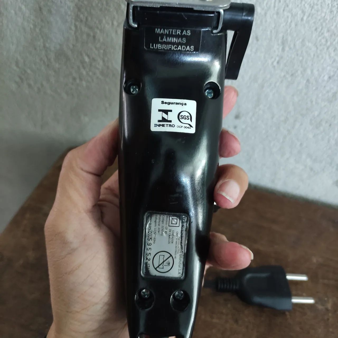 Máquina de cortar cabelo mondial  - Foto 4