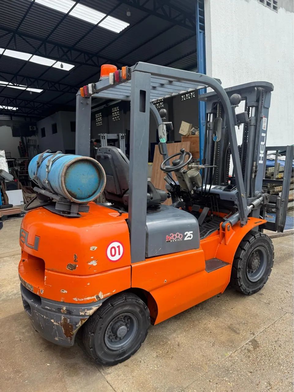 Empilhadeira heli 2,5 tonelada 2013 100% revisada ? - Foto 4