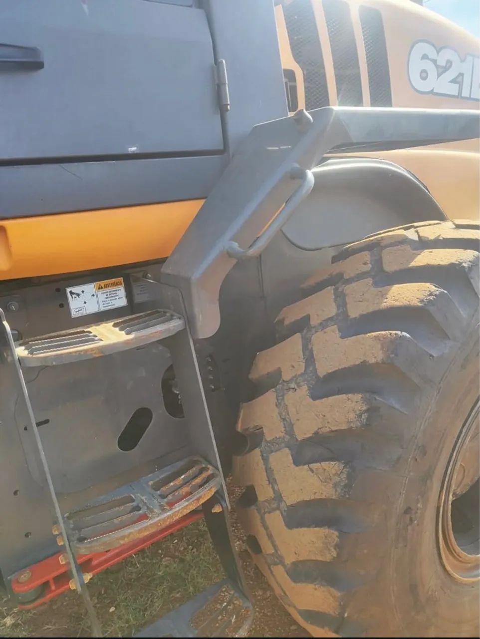 Pá Carregadeira Case 621E - Foto 2