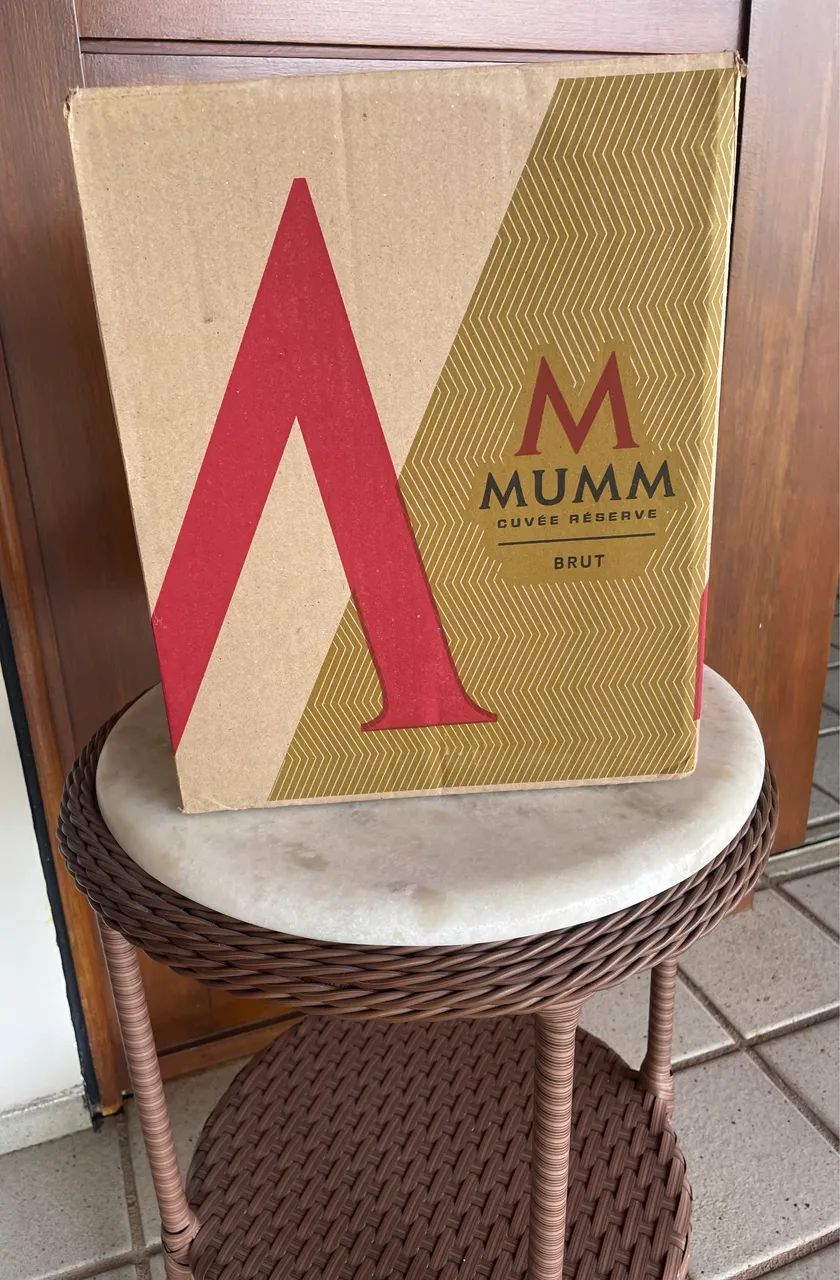 Caixa de espumantes Mumm