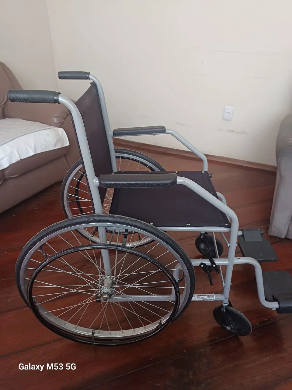 Cadeira de Rodas Dobrável - Conforto e Mobilidade - Foto 3