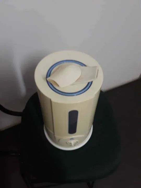 Umidificador 4 Litros Relax Medic modelo RM-HA15, 30 W - consertar ou aproveitar peças - Foto 2