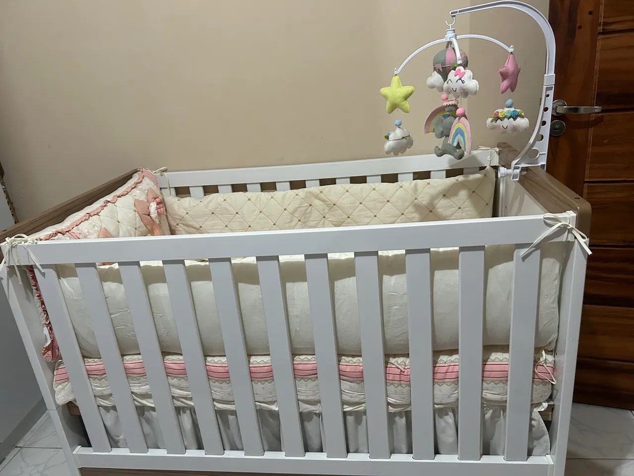 Vendo Berço mini cama + kit de berço completo + mosqueteiro provençal  - Foto 4