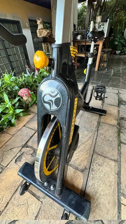 Bicicleta Spinning profissional Matrix Livestrong usada - Foto 3