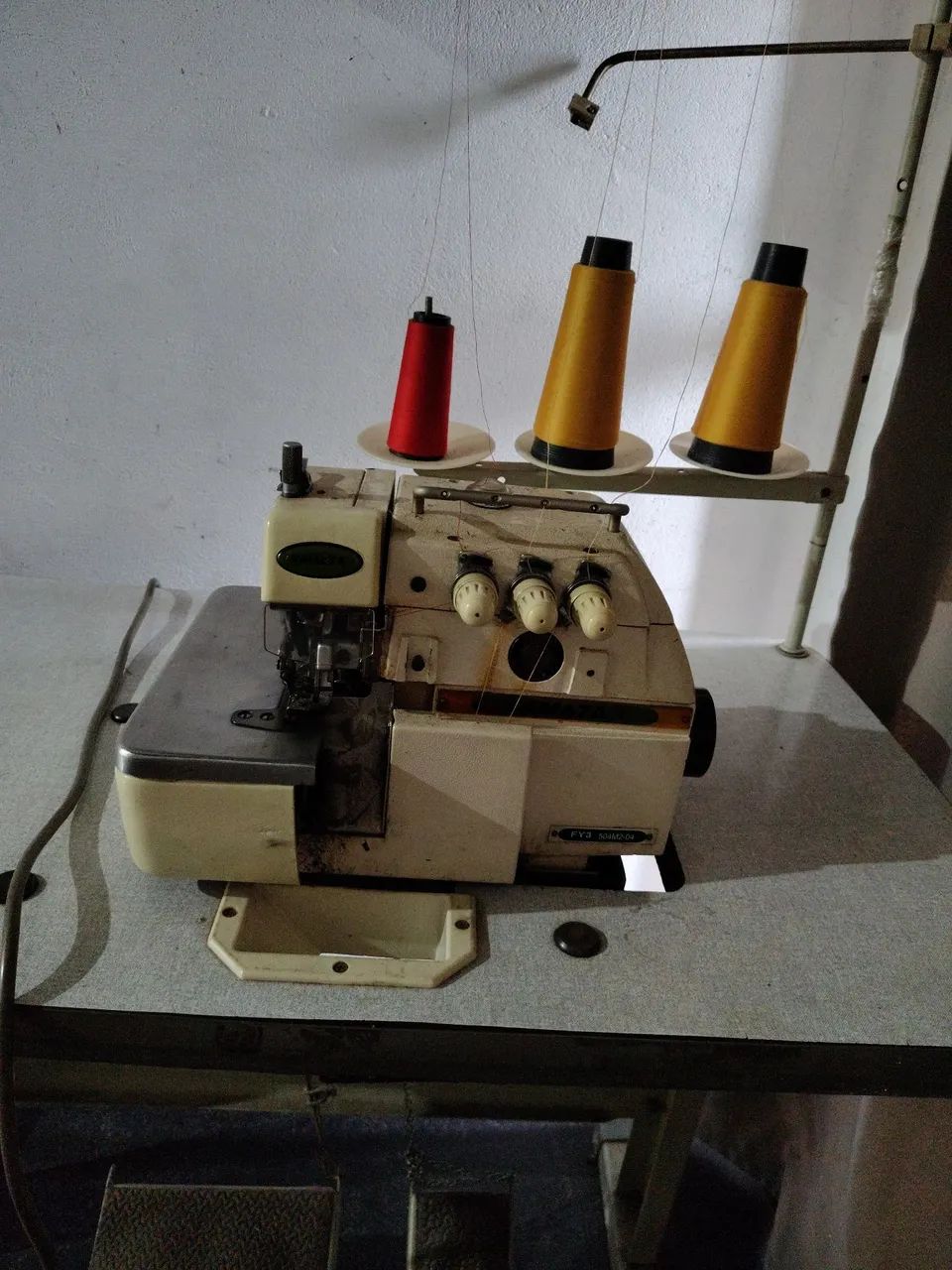 Máquina de costura overloque industrial  - Foto 2