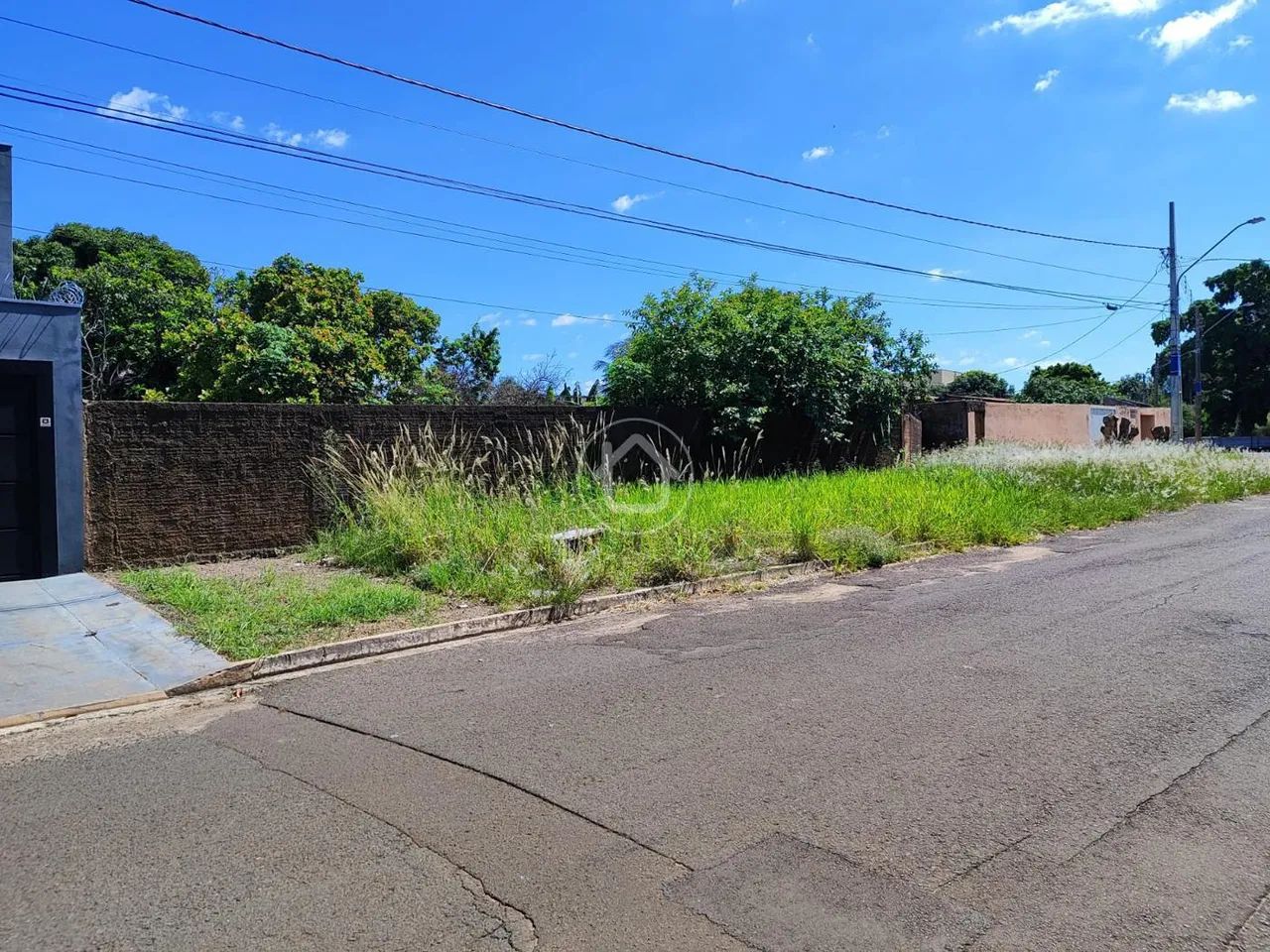 TERRENO PRÓXIMO DA AVENIDA JÚLIO DE CASTILHO
