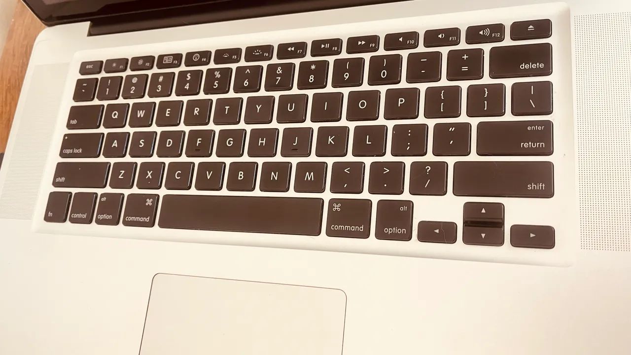 Macbook pro - 2010 - excelente estado  - Foto 2