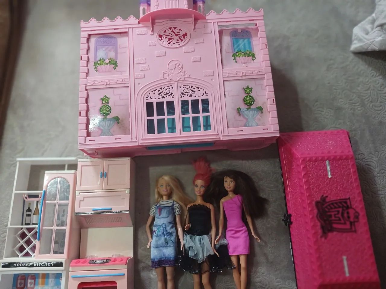 Lote boneca barbie e monster high  - Foto 2