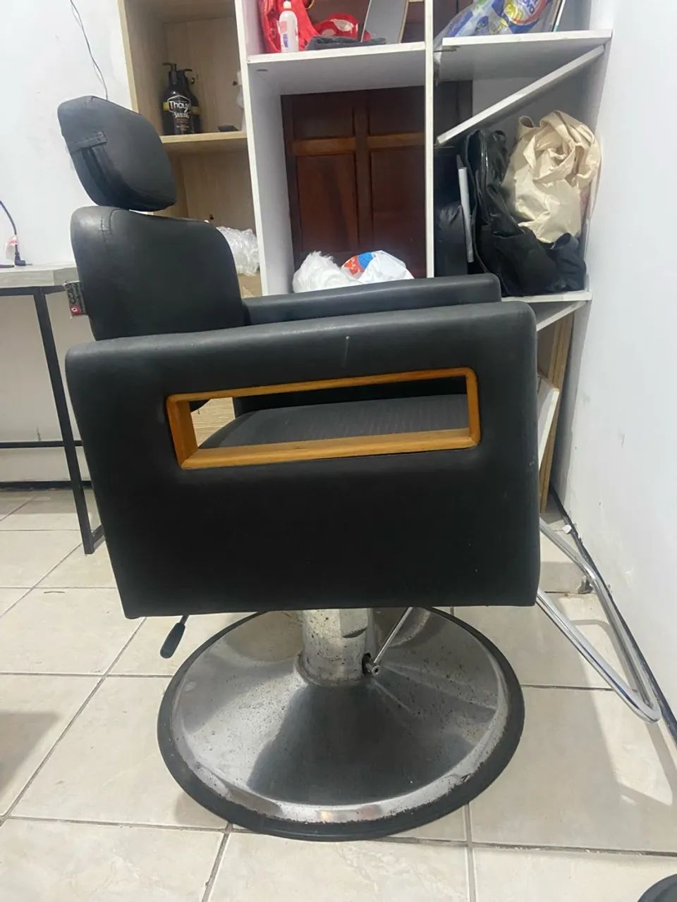 Cadeira de cabeleireiro em bom estado - Foto 3