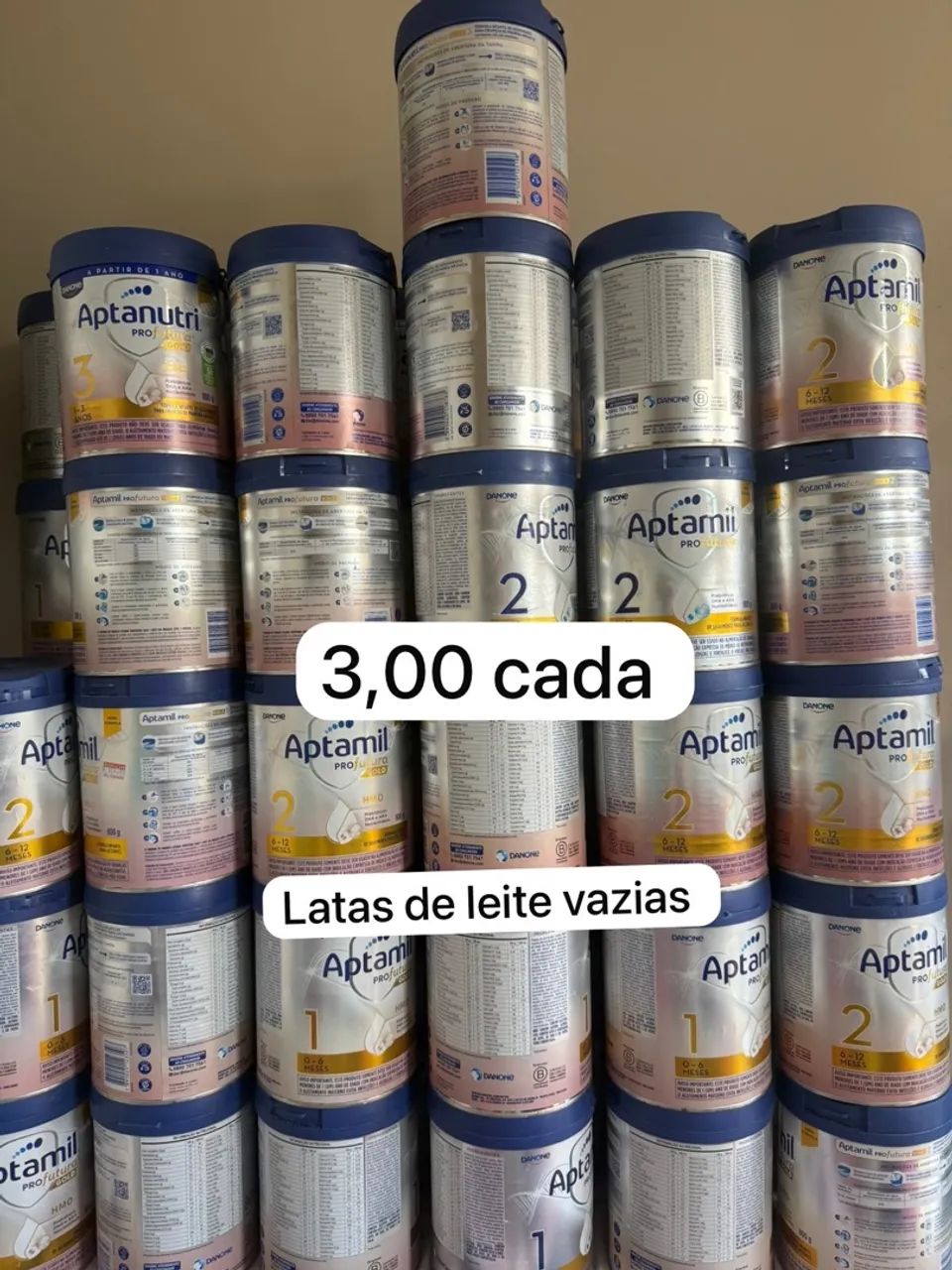 Latas leite vazias 