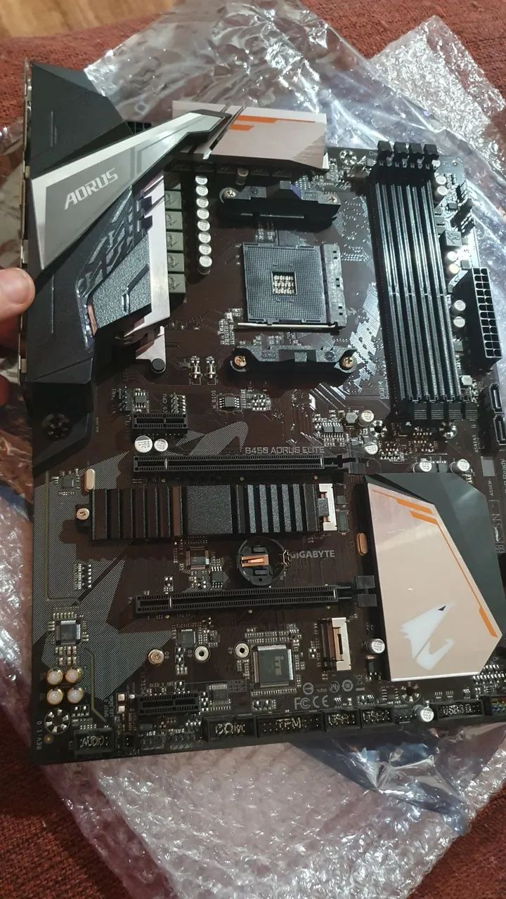 Placa mãe Am4 Aorus Elite - Foto 4