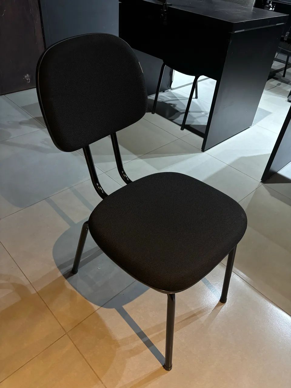Cadeiras escritório estofada simples - Foto 2