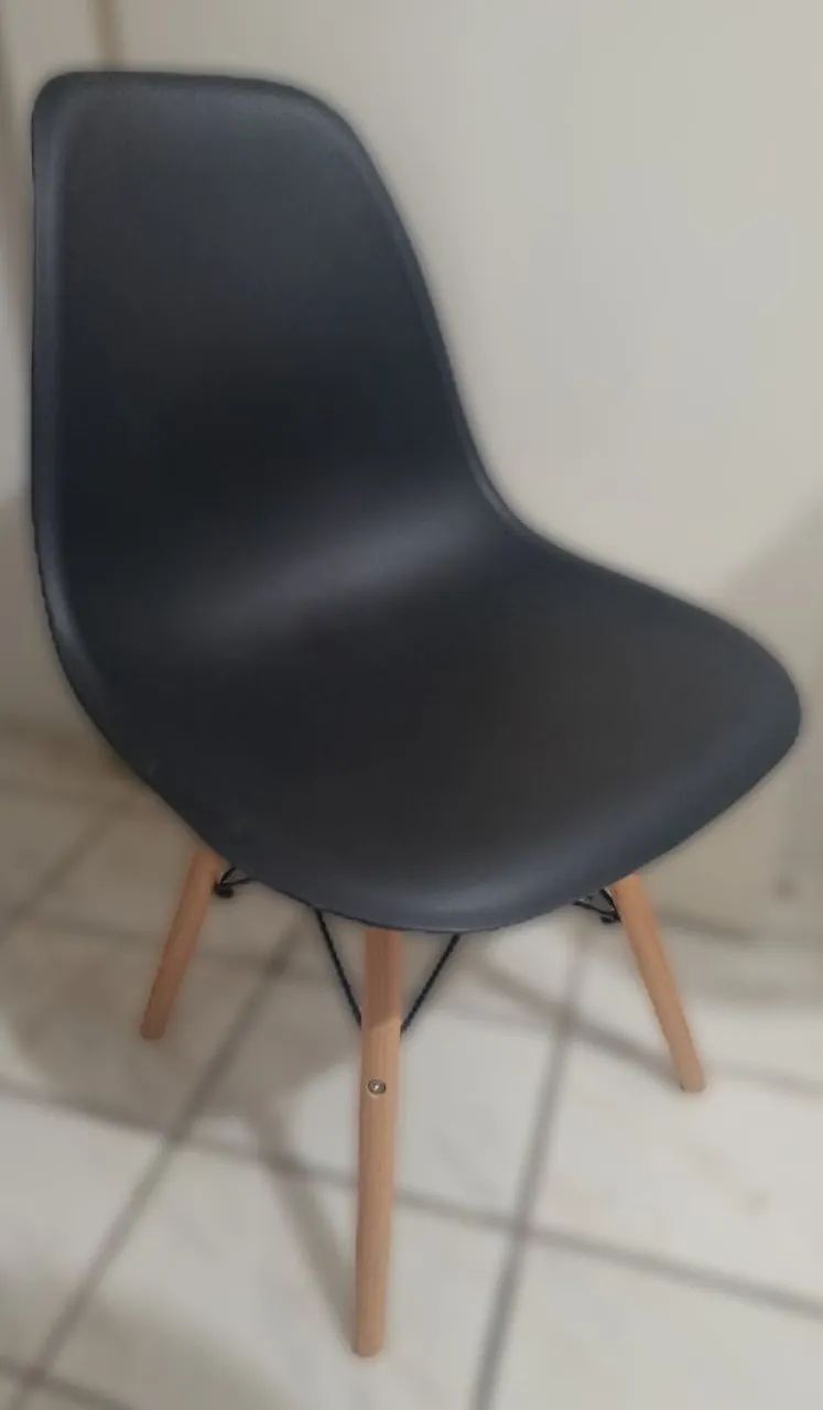 Cadeira Eames Eiffel Preta- Perfeito Estado