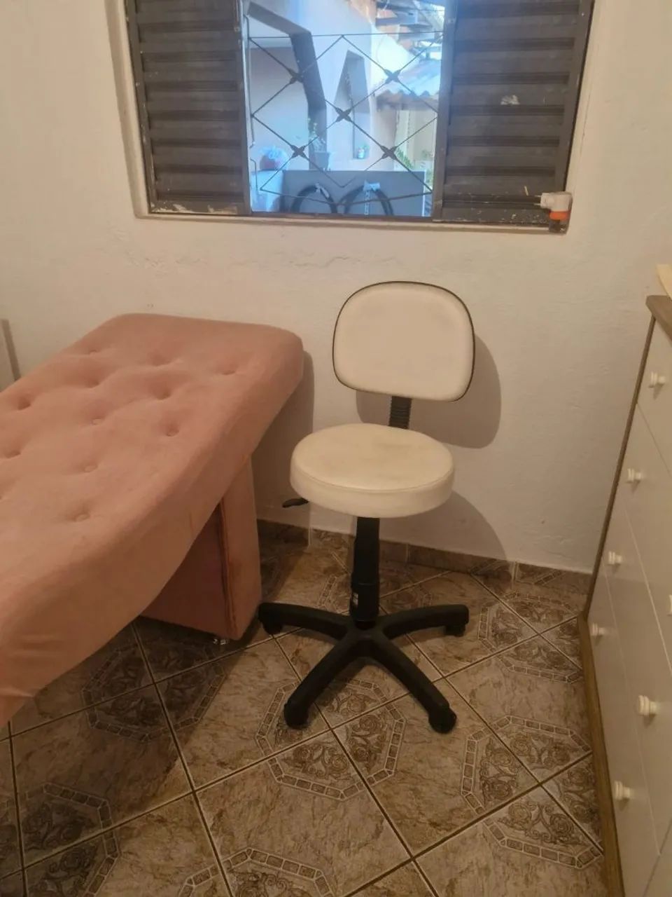 Vendo maca, cadeira e carrinho auxiliar - Foto 3