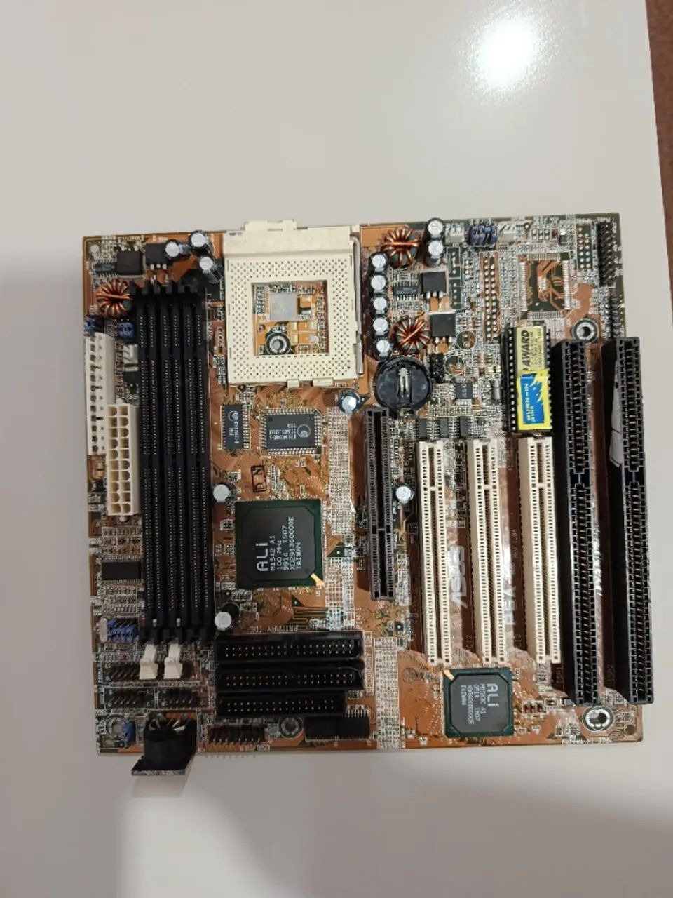 Placa Mãe Asus P5A-B Super Socket 7 AT com AGP - não da video - Foto 4