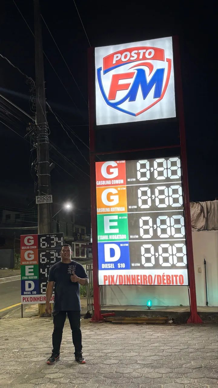 Placa de lona é estrutura de metalon galvanizado 