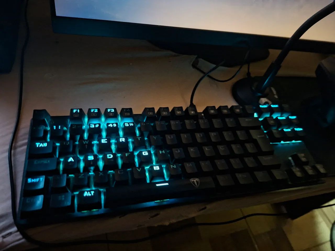 Teclado TGK313 com caixa e cabo original! - Foto 2