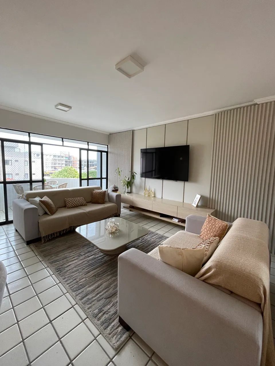 Apto com 120m2 c/ elevador a 150 m do mar  - Foto 3