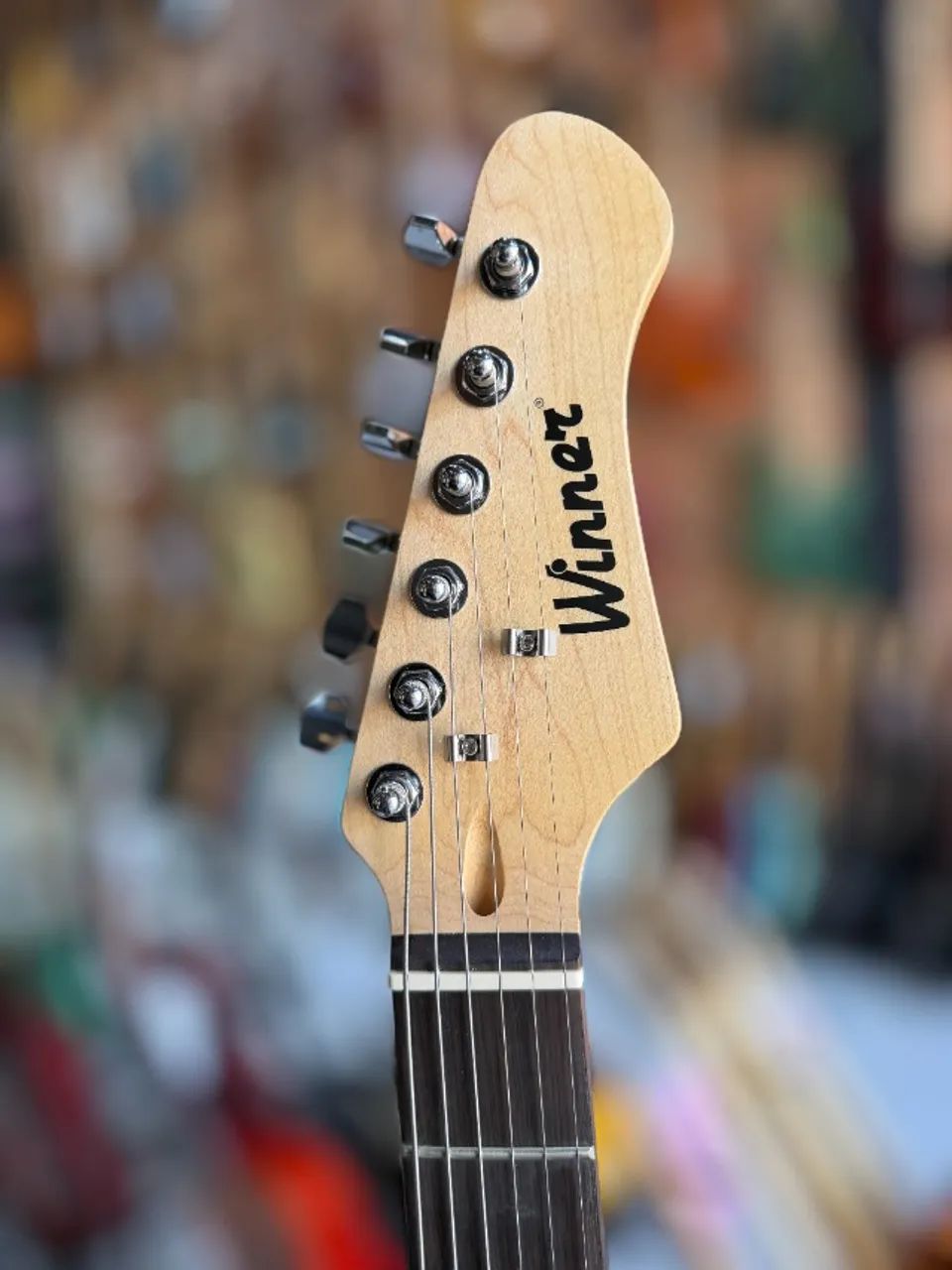 Guitarra winner bk  - Foto 4