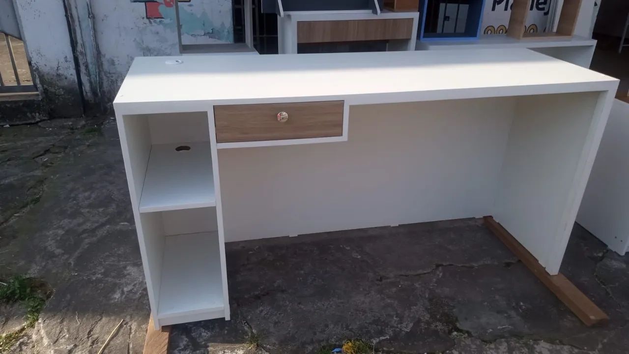 Mesa 1.40 x 0,75 c/ 0.50 profundidade