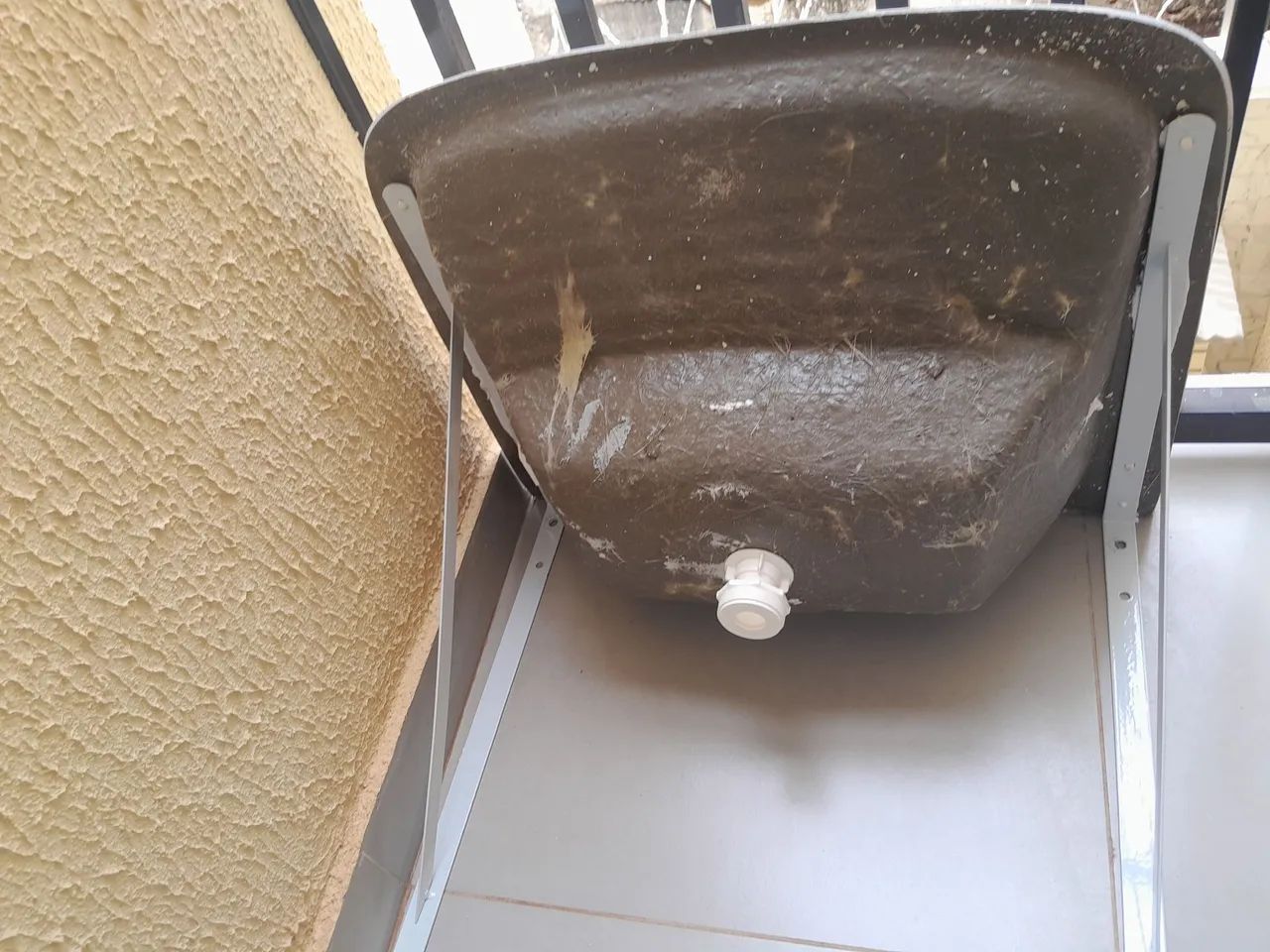 Tanque de lavar roupa novo, com par de mão francesa. - Foto 2