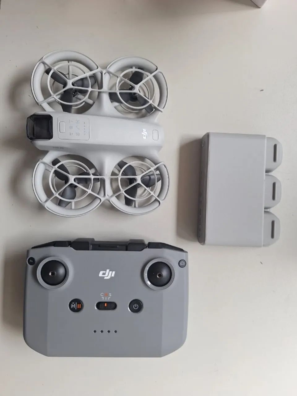 DJI NEO Combo Fly More