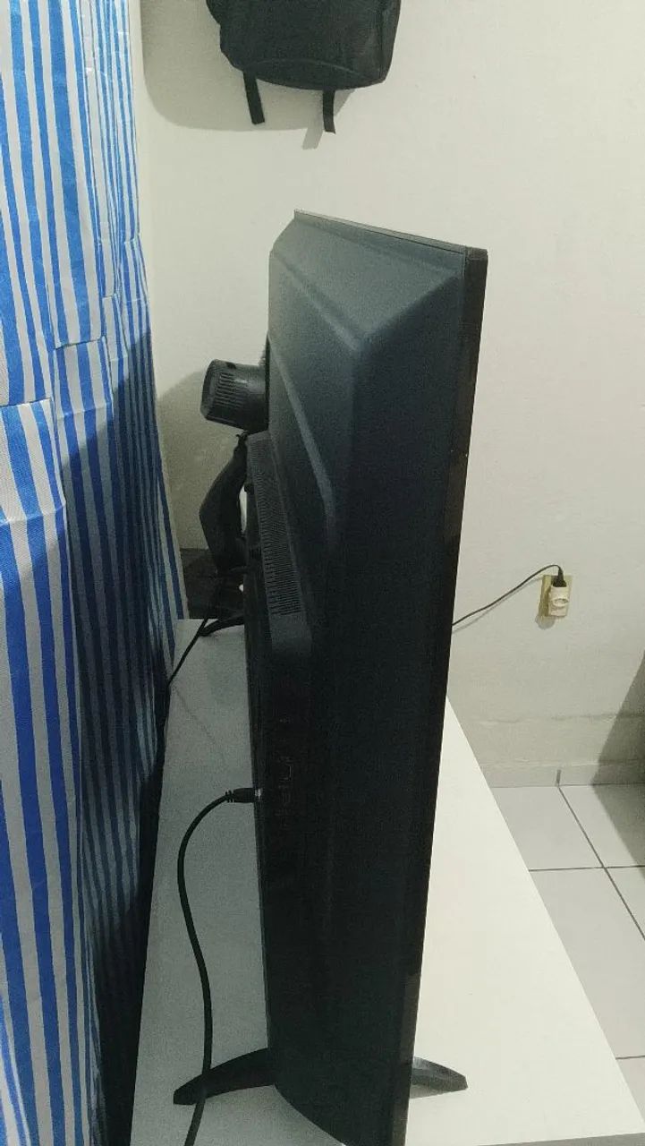 Vendo Smart Tv 43 polegadas AOC Roku  - Foto 4