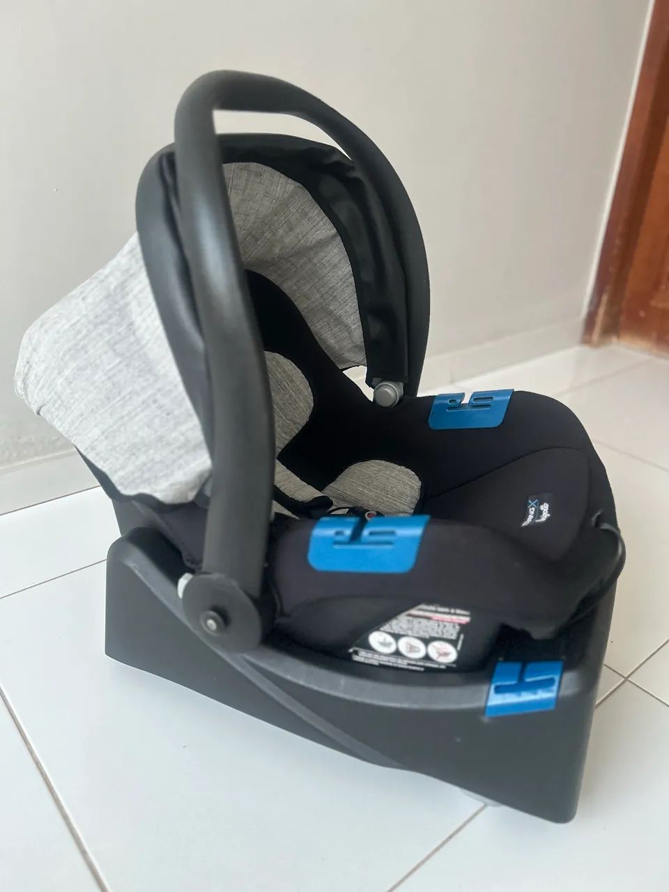 Burigotto Carrinho de bebê + bebê conforto c base  - Foto 2