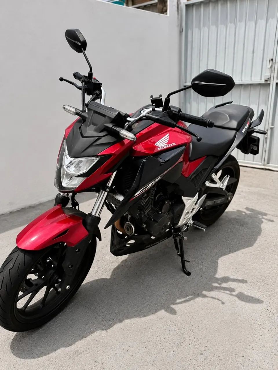 Cb Twister 300f com ABS