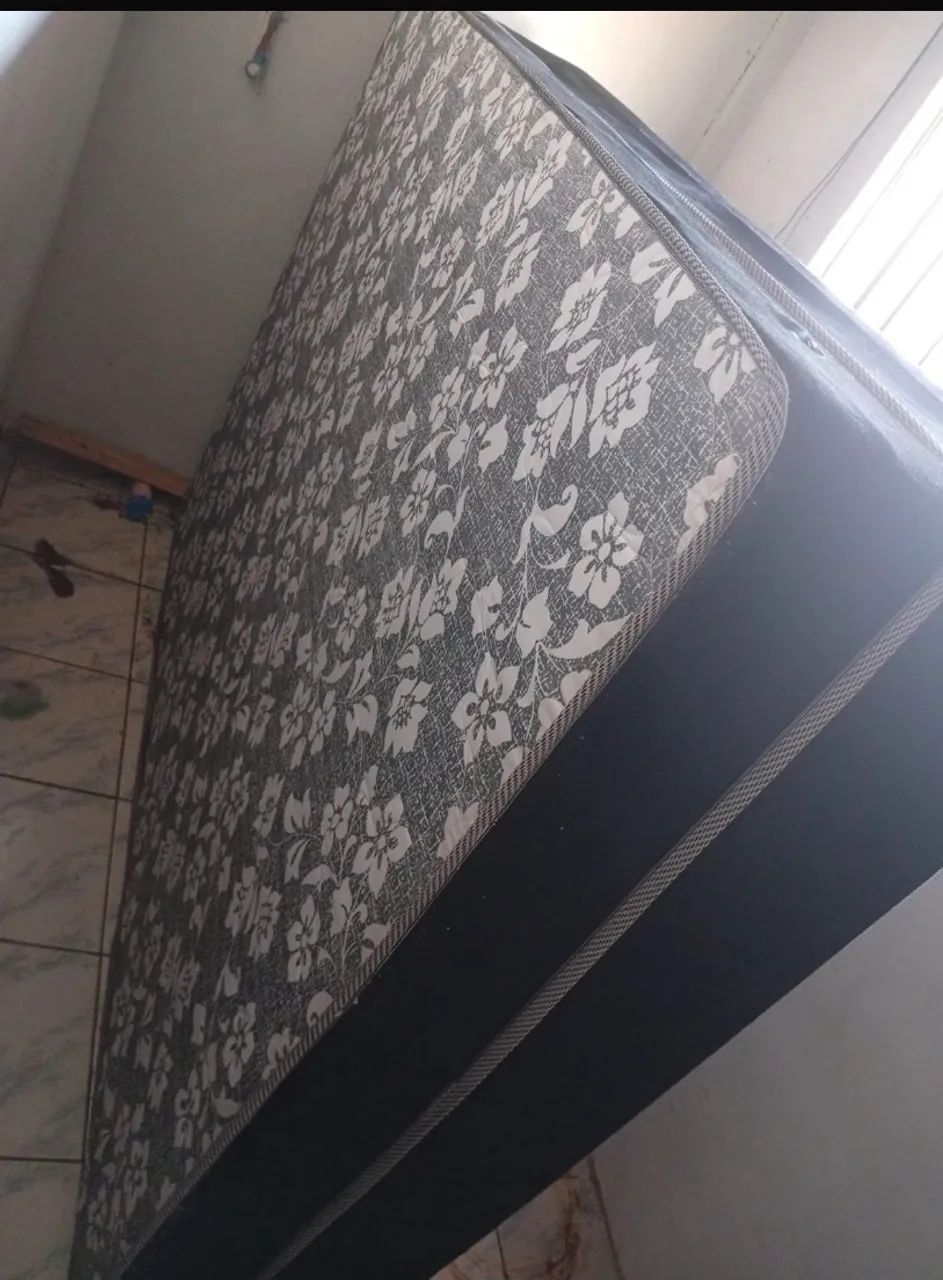 Vendo cama box casal 