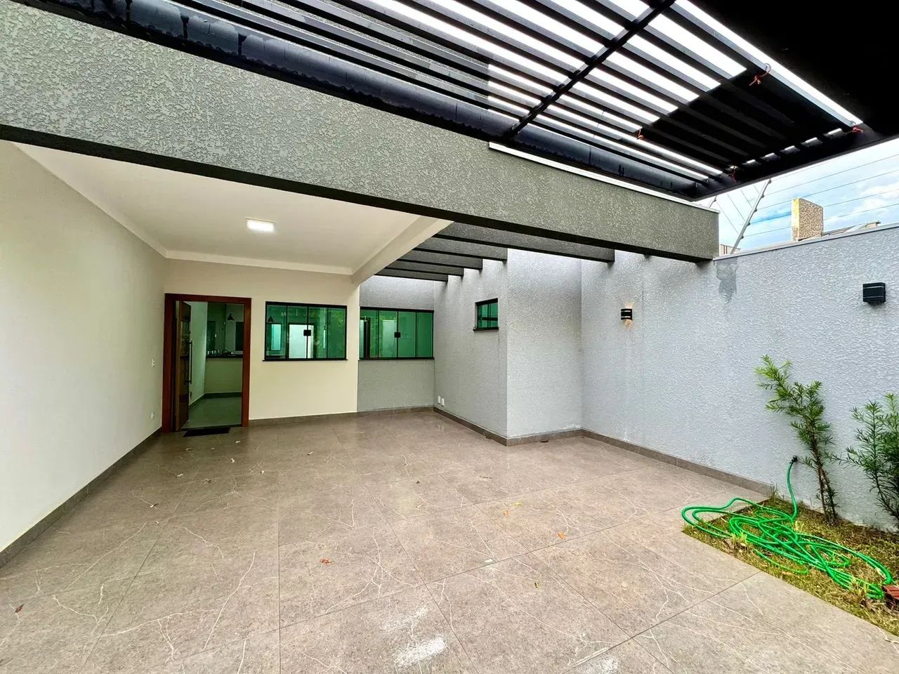 Casa para venda com 3 quartos em Maringá - PR
