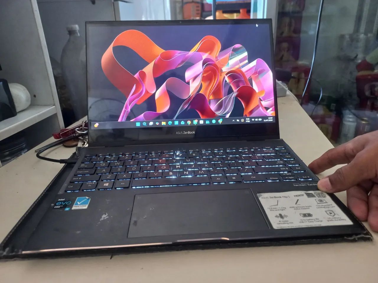 Asus Zenbook Flip S  - Foto 3