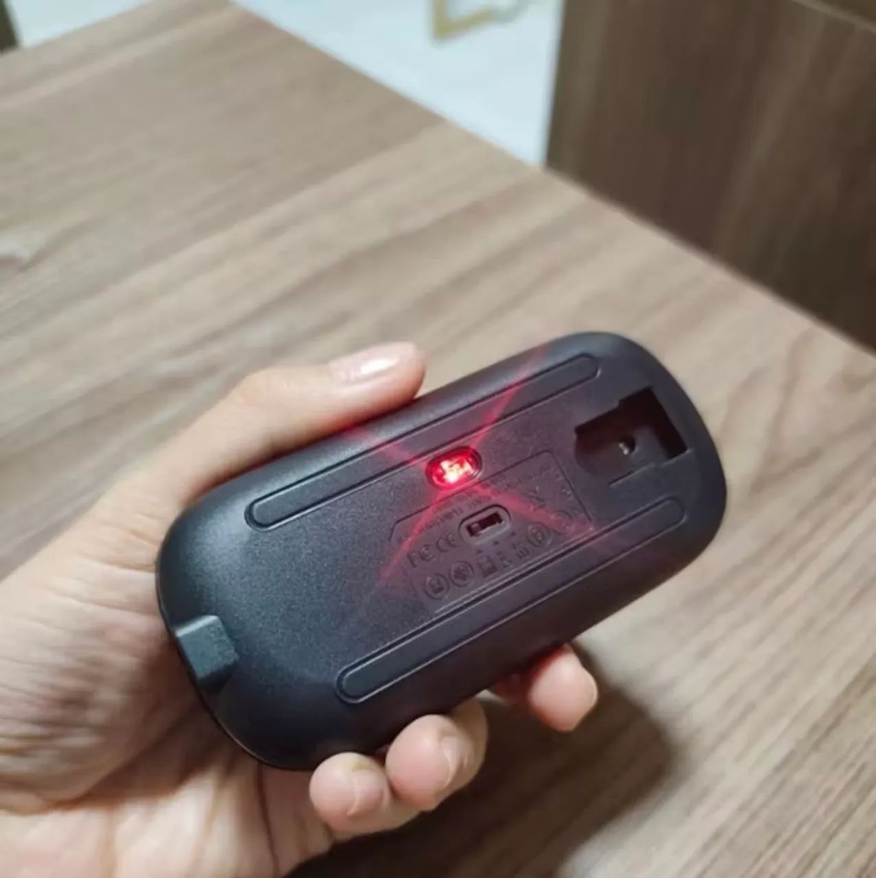 Mouse Sem Fio - Bateria Interna Recarregável e LED  - Foto 2