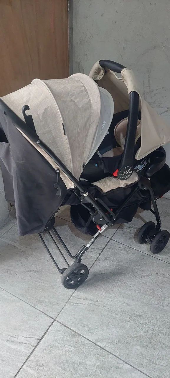 Carrinho de bebê + bebê conforto cosco 