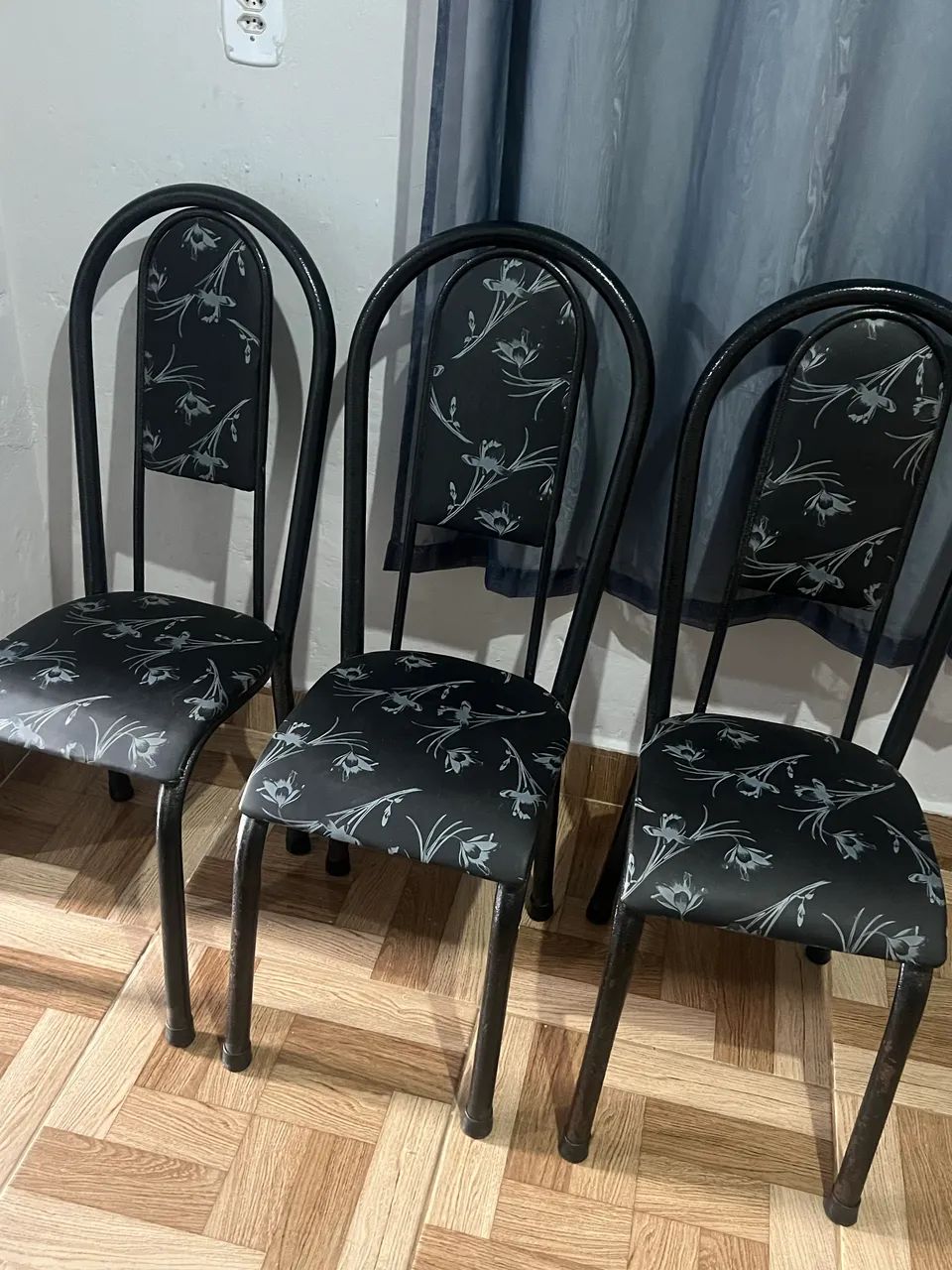 3 Cadeiras de Ferro Estofadas 