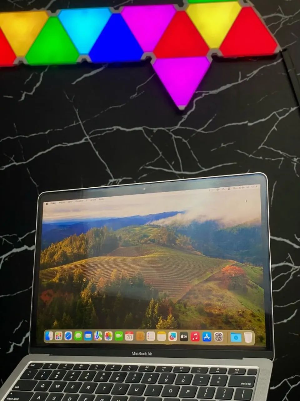 MACBOOK AIR M1/ 8GB RAM/ SSD 256GB/ 13.3 POLEGADAS IPS - Foto 3