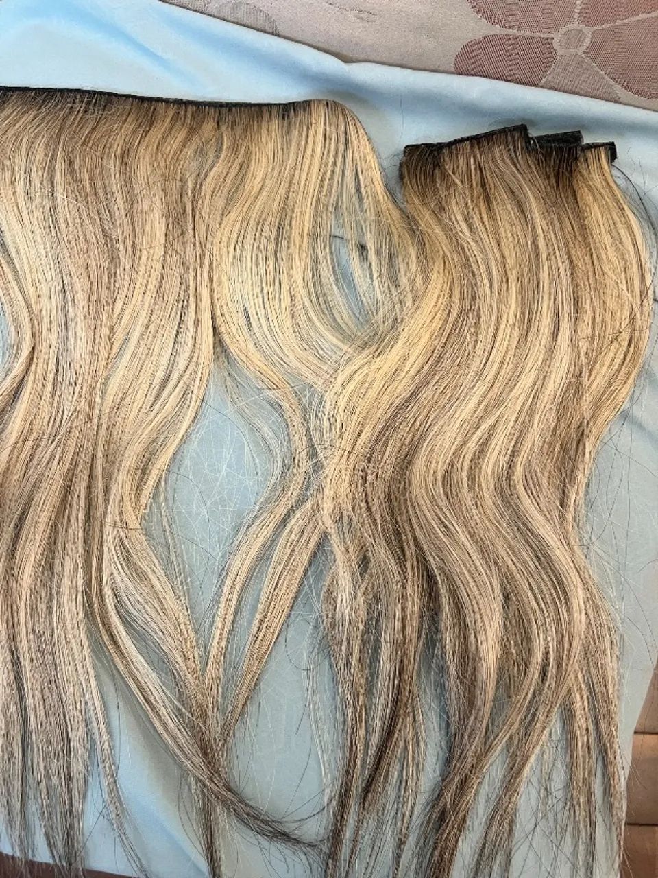 cabelo loiro com fita  - Foto 4