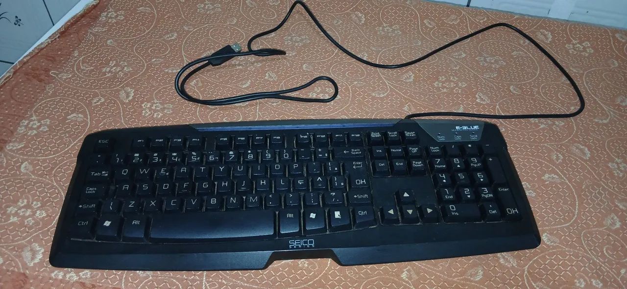 VENDO ESSE TECLADO DE NOT/COMPUTADOR E-BLUE - Foto 2