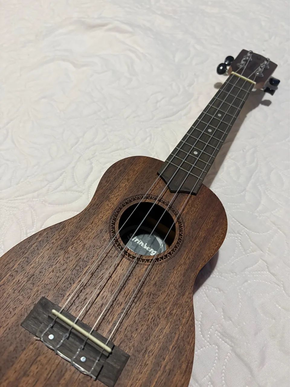 Ukulele Strinberg nylon