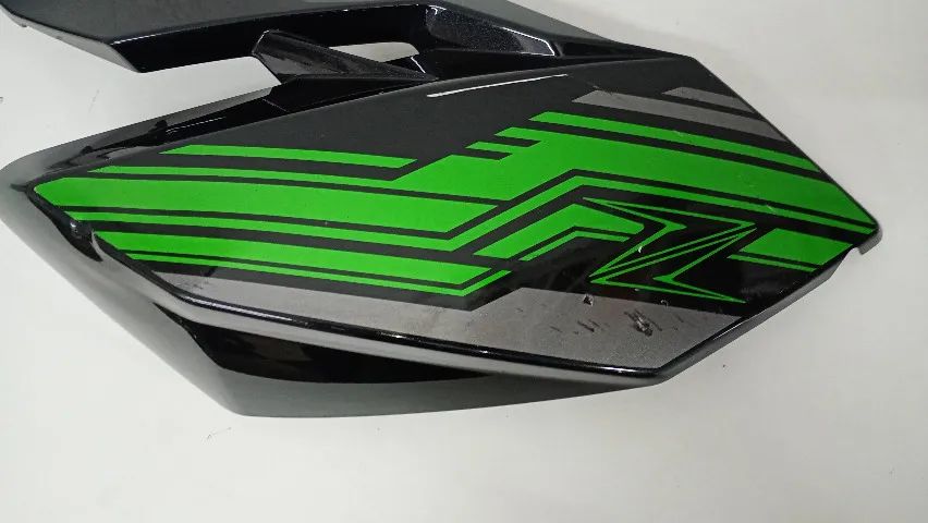 aki00 Carenagem Acab Entre Bancos Kawasaki Ninja 300 13-18c/avaria(403