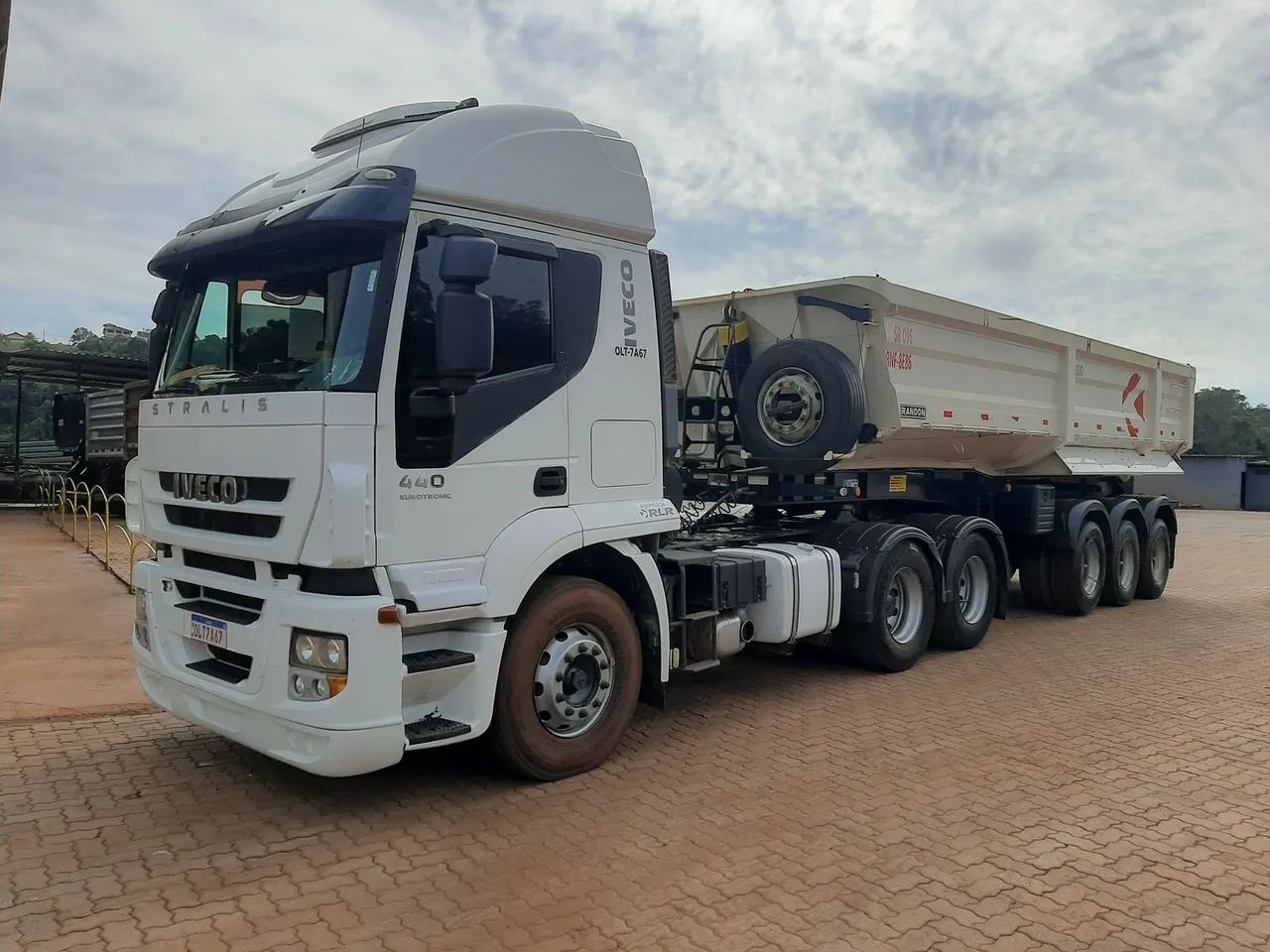 Iveco stralis 440 2013 Automático 