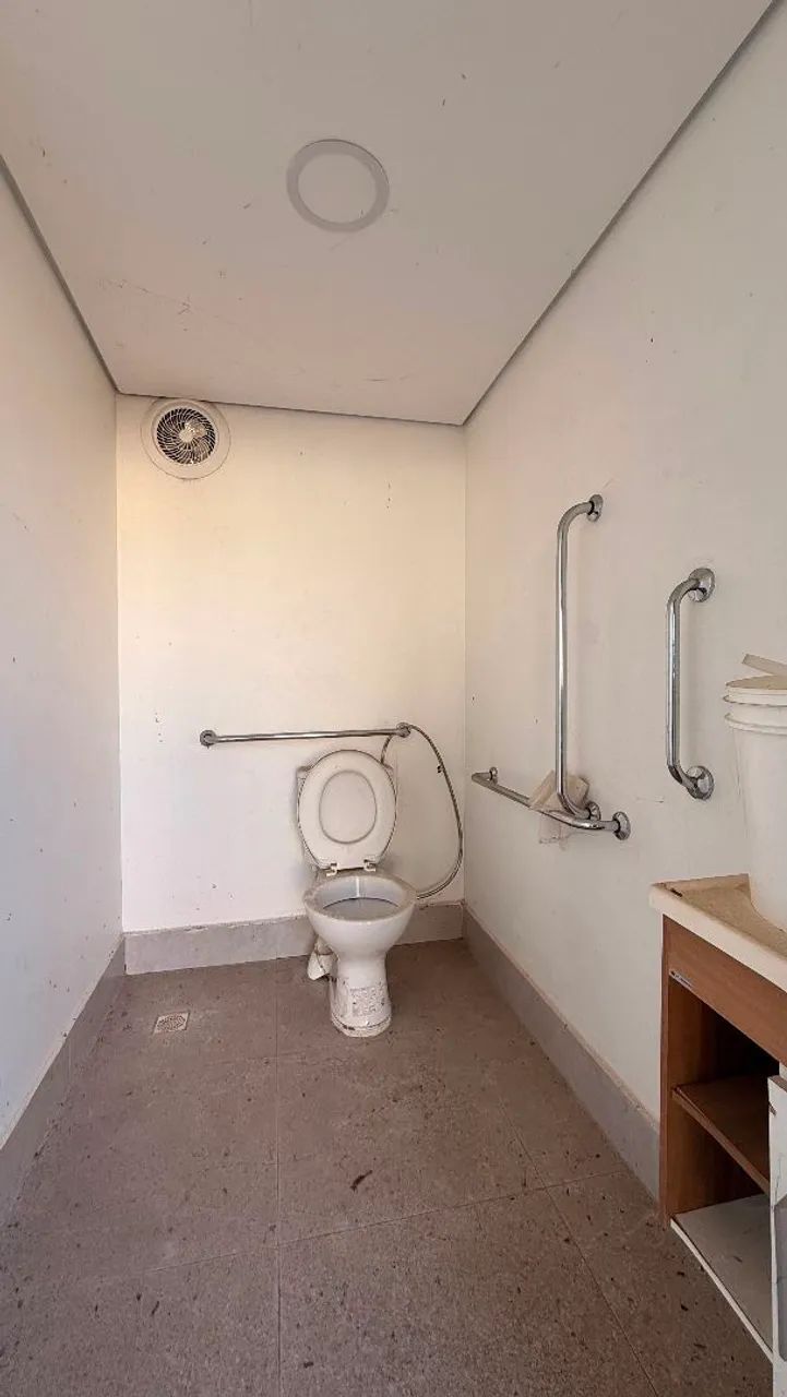 Vende-se 2 container preparados para comércio com alguns móveis.  - Foto 3