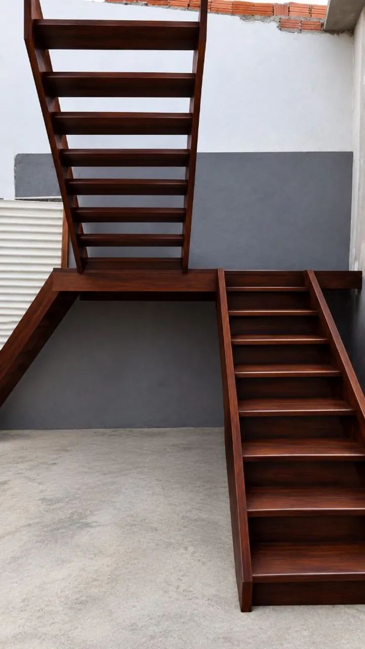 Escada de madeira 