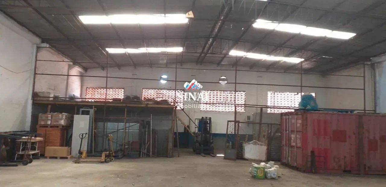 EXCELENTE GALPÃO C/ 1.200M² EM VAZ LOBO