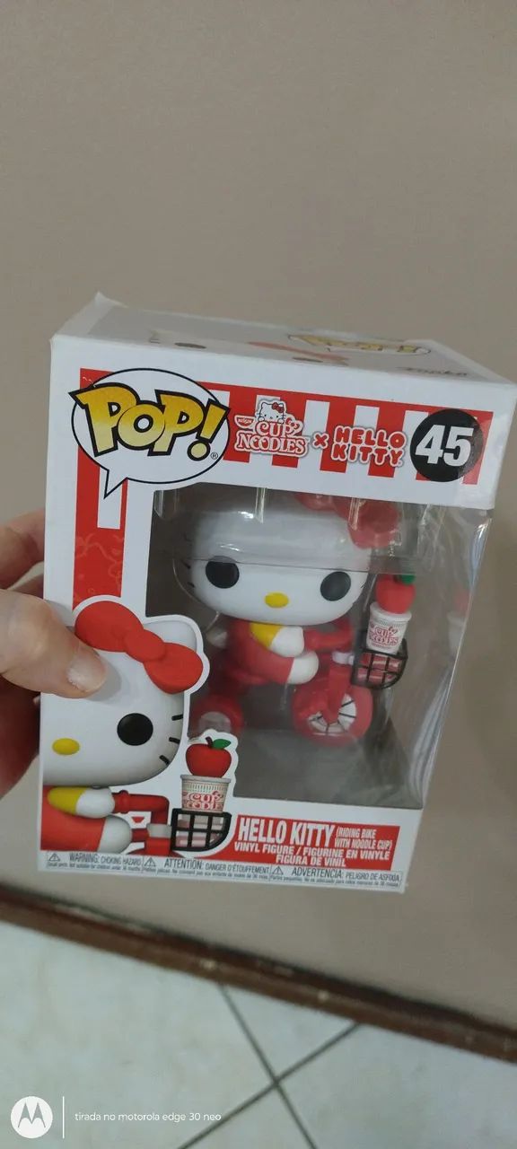 Funko POP Hello Kitty andando de bicicleta com copo de Noodle 