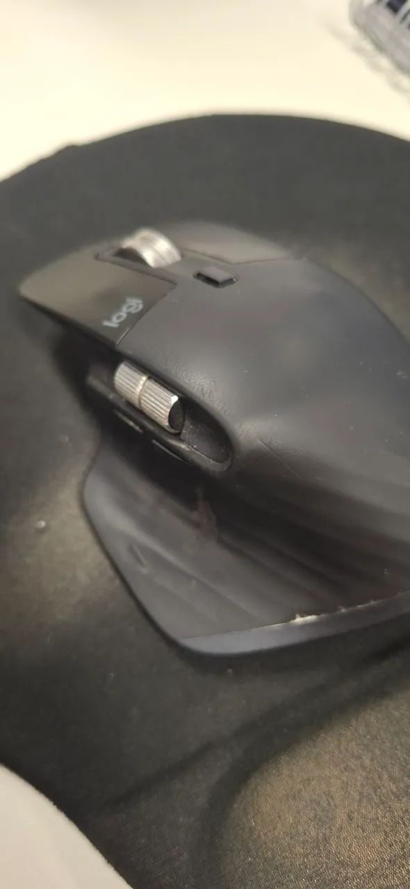 Mouse Longitech Mx Master 3 - Foto 2