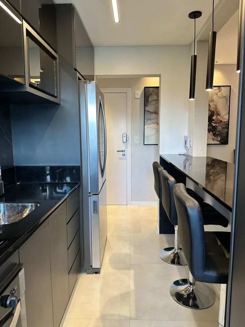Apartamento mobiliado e finamente decorado. - Foto 3