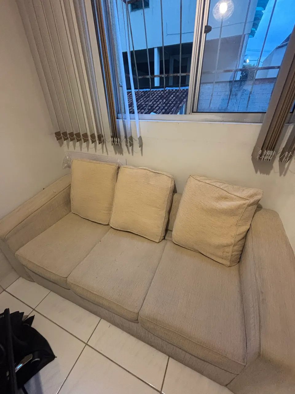 Sofá 3 lugares - Foto 2